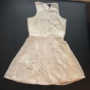 Girls lace dress